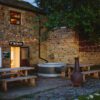 Cow Byre - Outside - Hot tub