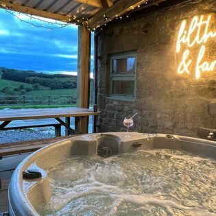Farm Adventure Yorkshire Hot Tub